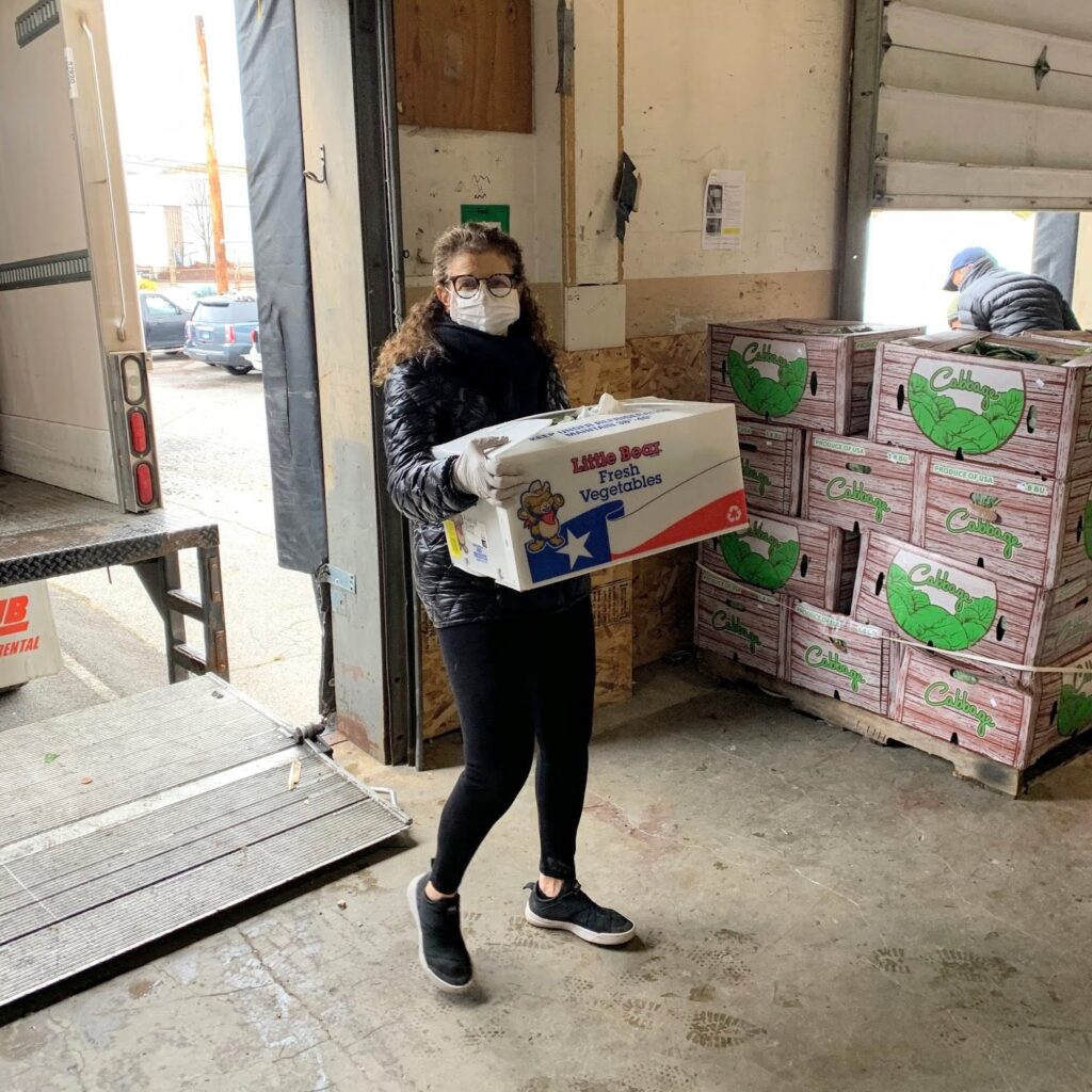 Melissa helps rescue food in Fairfield County at the start of the pandemic in March 2020.